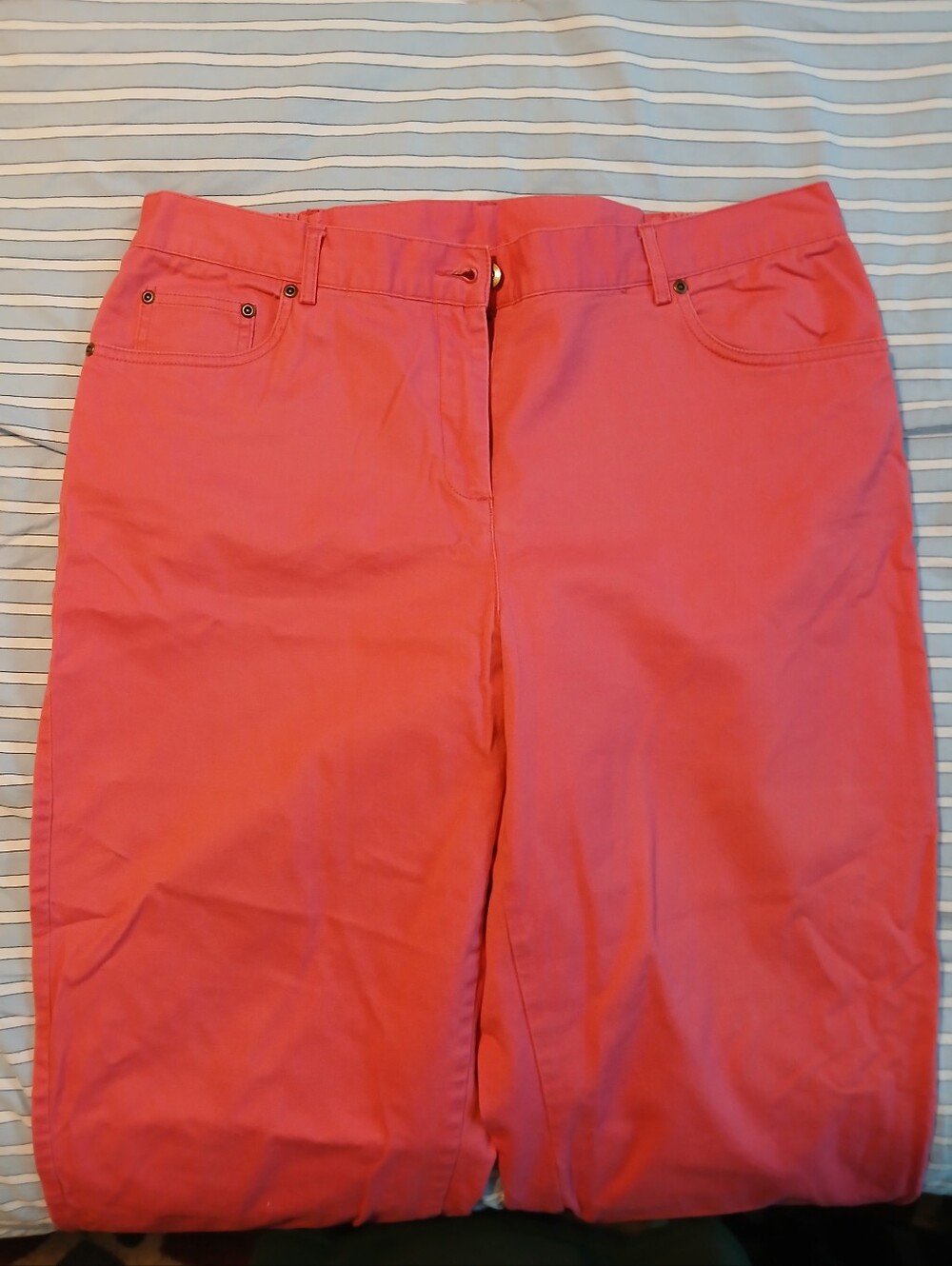 Women's Coral Pink Straight-Leg Capris